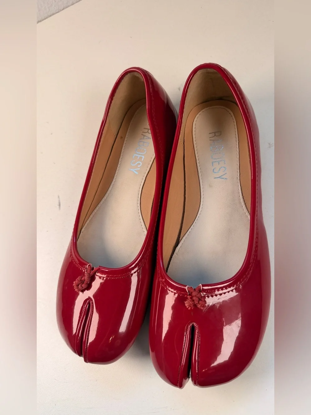 RABOESY Red Patent Tabi Split Toe Ballet Flats EU 39 US 8.5 Shoes